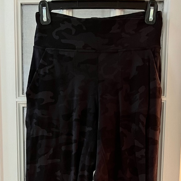 Lululemon Align Jogger - Picture 2 of 5